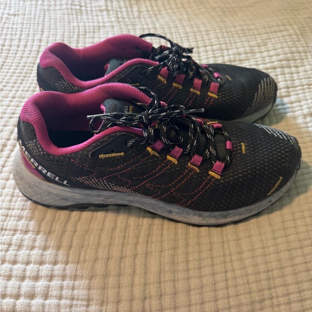 Merrell Women's Black and Pink Fly Strike Shoes - Picture 3 of 6